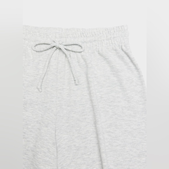 Aritzia Matching Set Destination Longsleeve Recharge Pant Heather Light Grey - Picture 12 of 15